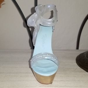 Just the Right Shoe - Sheer Grace 25361